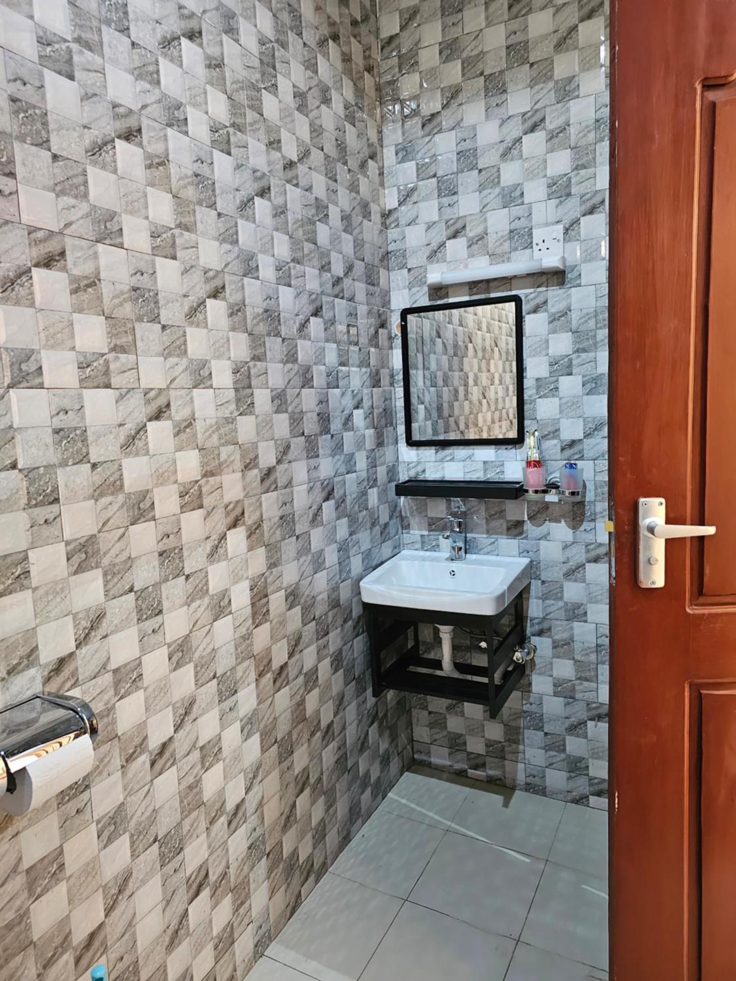 B-More Comfort Stay Boma la Ngombe Ngoại thất bức ảnh