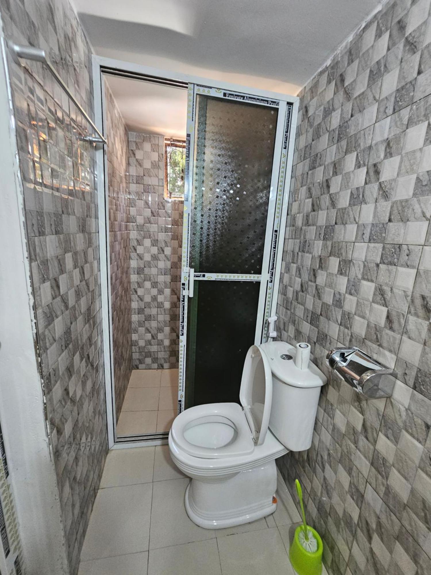 B-More Comfort Stay Boma la Ngombe Ngoại thất bức ảnh
