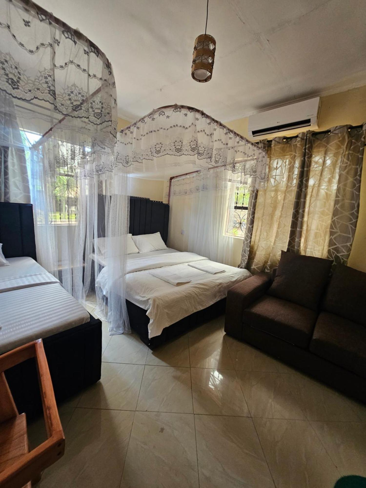 B-More Comfort Stay Boma la Ngombe Ngoại thất bức ảnh